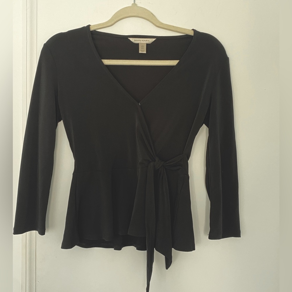 BR black peplum top